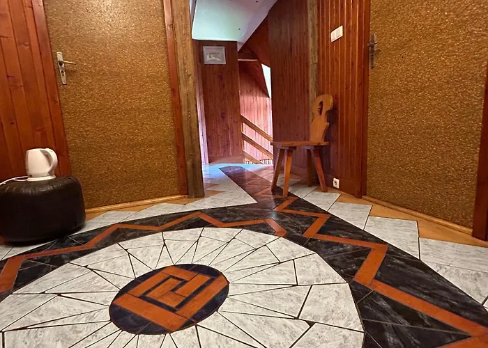 Dom Pod Cuplikiem 3*